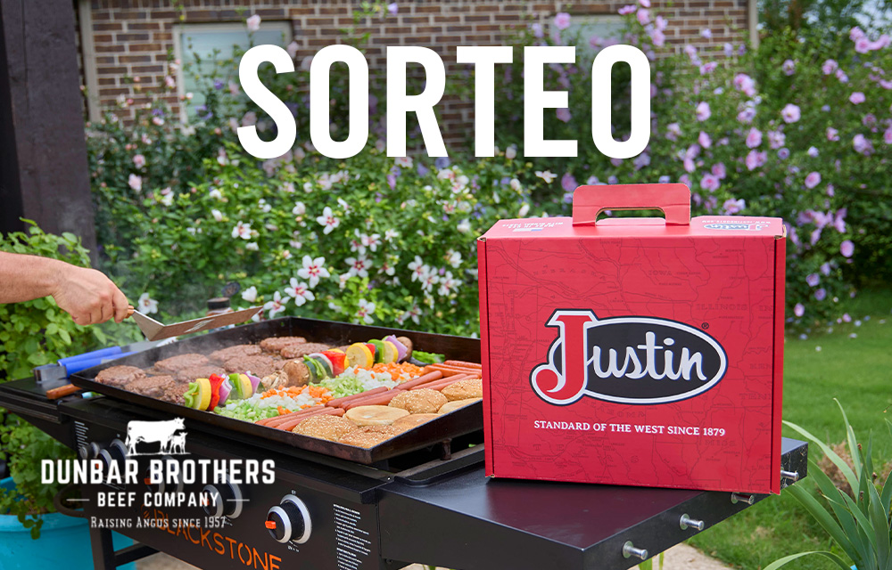 Sorteo. Logotipo de Dunbar Brothers Beef Company. Una caja de zapatos con botas de Justin sentada junto a la comida cocinándose en una parrilla.